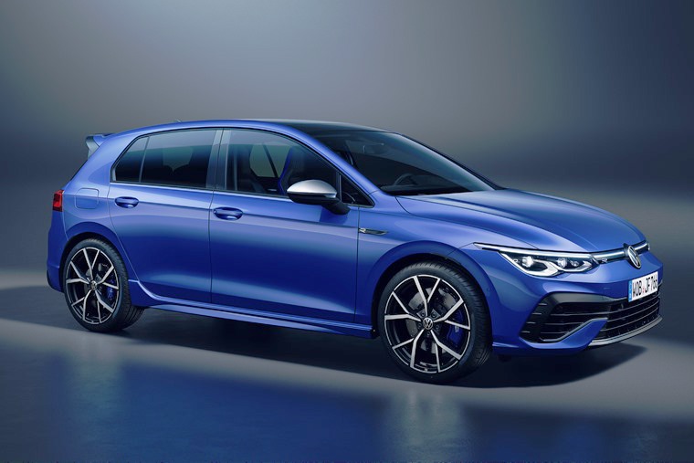 Potent Volkswagen Golf R arrives to top new range Potent Volkswagen Golf R arrives to top new range