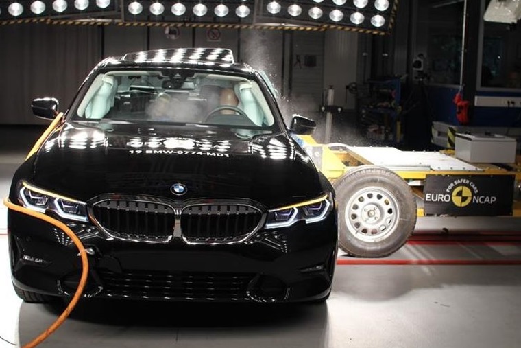 BMW 3 Series crash