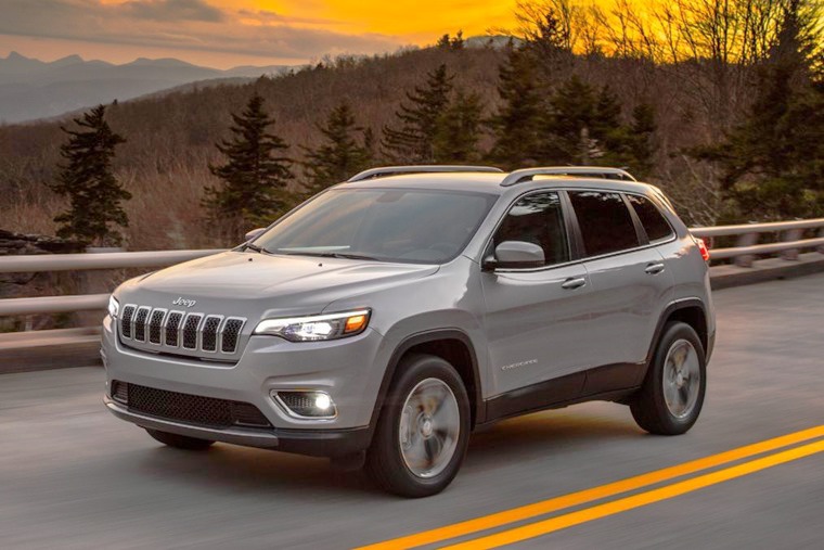 2018 Jeep Cherokee gets fresh looks, interior tweaks and a new petrol engine 2018 Jeep Cherokee gets fresh looks, interior tweaks and a new petrol engine