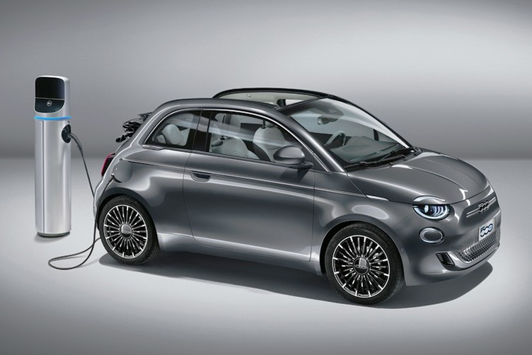All-electric Fiat 500 revealed with 199 mile range All-electric Fiat 500 revealed with 199 mile range