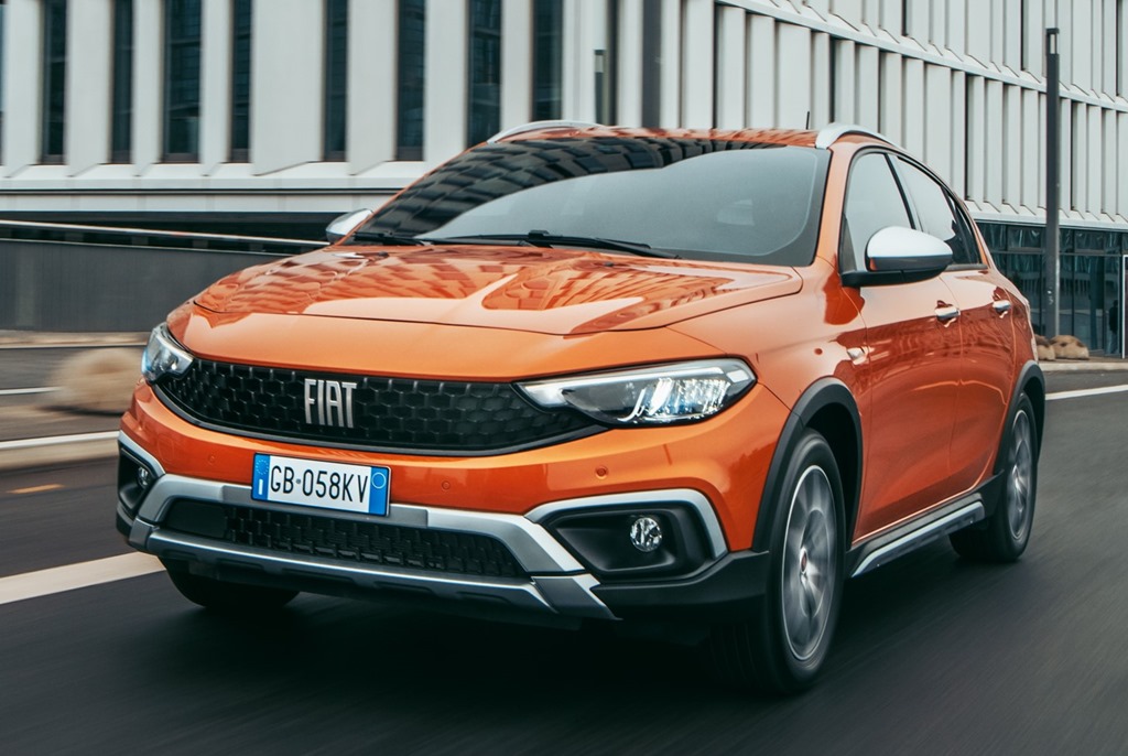 Revised Fiat Tipo line-up introduces all-new Cross model