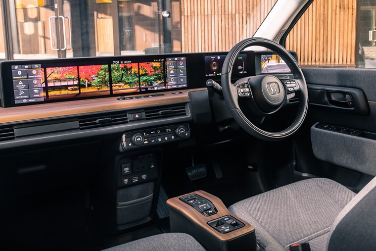 Honda e 2020 impressive interior