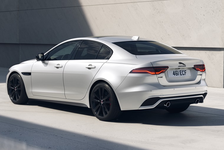 Jag_XE_22MY_02_R-Dynamic_Black_Rear_3-4_250821