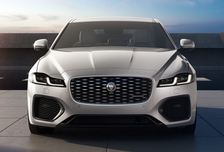 Jag_XF_22MY_01_R-Dynamic_HSE_Front_250821