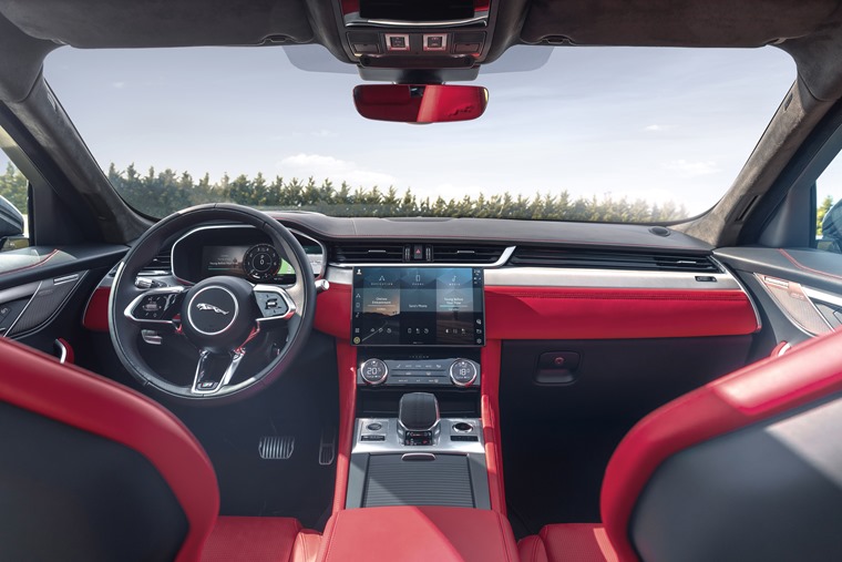 Jaguar F-Pace 2020 interior 2