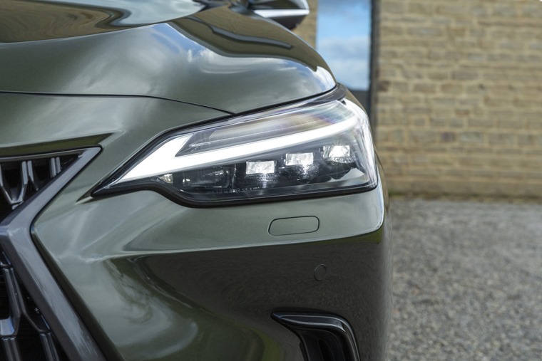Lexus NX front details