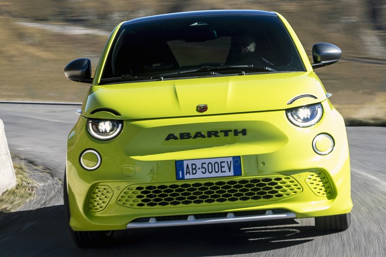 NewAbarth500e(11)
