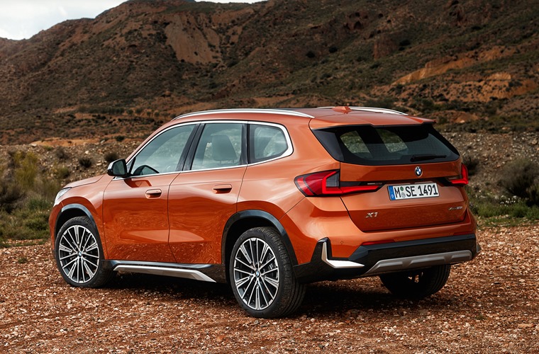 P90465592_highRes_the-all-new-bmw-x1-x