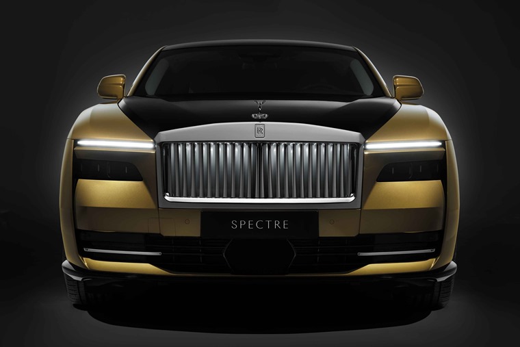 Rolls-Royce Spectre lead