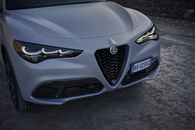 Alfa Romeo Stelvio vs Tonale: What's the difference? Which one's