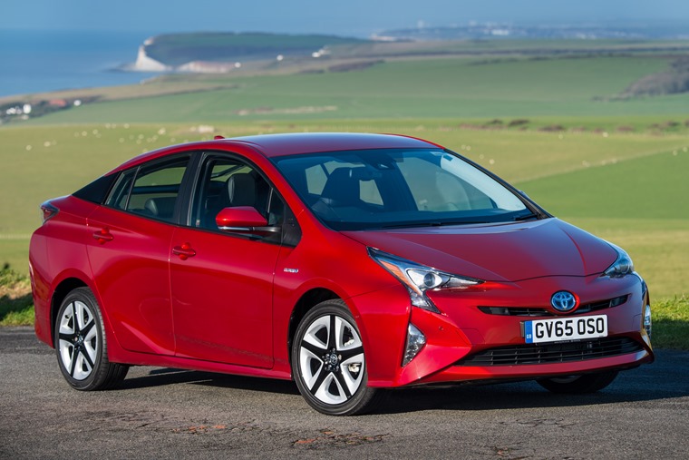 Review Toyota Prius Hybrid 2017 Leasing Toyota Prius Mk4 My2017 Red Front