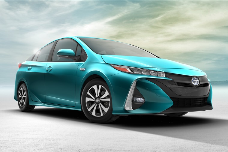 Toyota S New Plug In Prius Prime Claims Best Cl Co2 Due Late Toyota Prius Prime 2017 Green Exterior Front