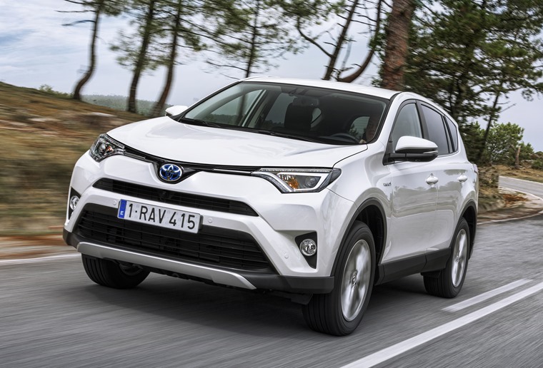 Toyota Rav4 To Get Hybrid From Mid January Leasing Toyota Rav4 Hybrid 2016 White Dynamic Tracking Front 1