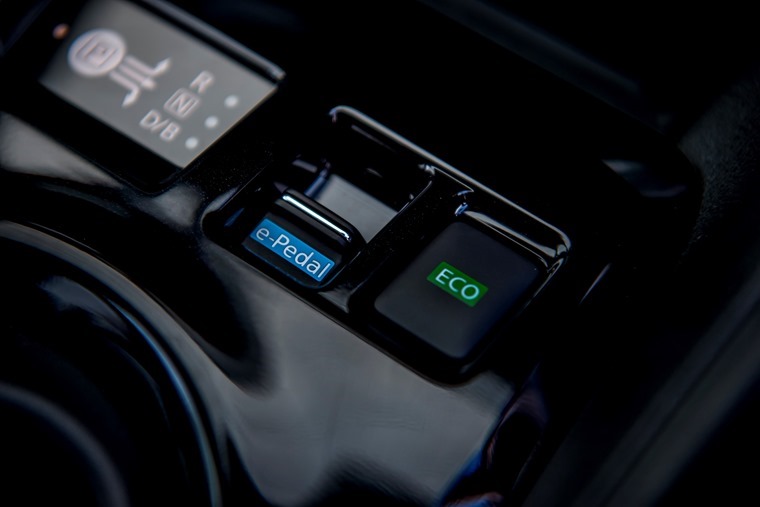 2019 nissan leaf one pedal