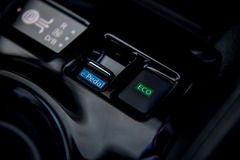 How does the Nissan Leaf e-Pedal work? Is it any good?